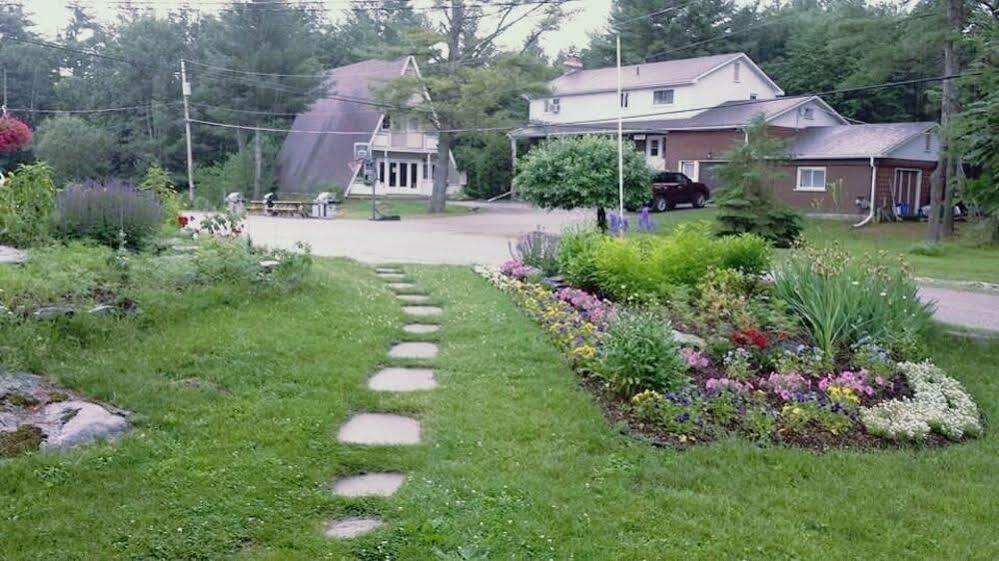 Pinedale Inn Gravenhurst Extérieur photo